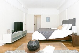 345 Fulton St-Unit -35 in San Francisco, CA - Building Photo - Building Photo