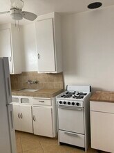 150 Pomona Ave, Unit 150 Pomona #4 in Long Beach, CA - Building Photo - Building Photo