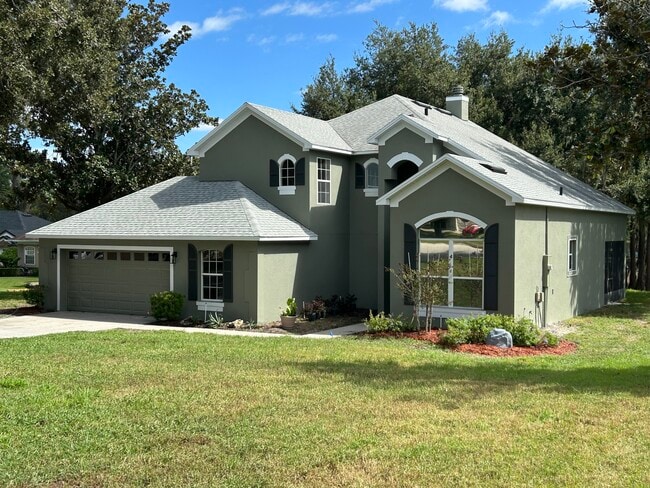 property at 11021 Versailles Blvd