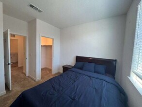 3902 Firestar Way in Sacramento, CA - Building Photo - Building Photo