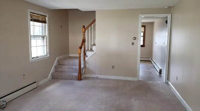 51-53-53 Whiting Rd, Unit 53 in East Hartford, CT - Building Photo - Building Photo