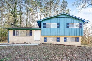 1217 Turf Dr in Center Point, AL - Building Photo