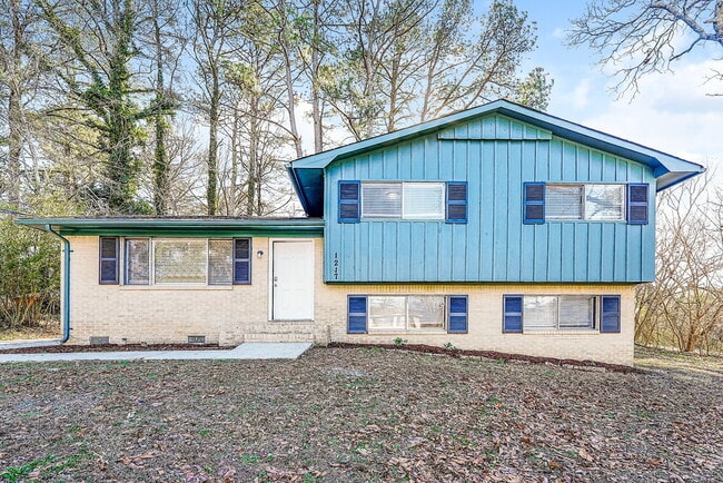 property at 1217 Turf Dr