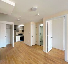 13222 41st Rd, Unit 2F in Flushing, NY - Building Photo