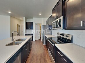 871 N Rivermist Pl in Star, ID - Foto de edificio - Building Photo