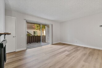 2867 Fairview St in Santa Ana, CA - Building Photo - Building Photo