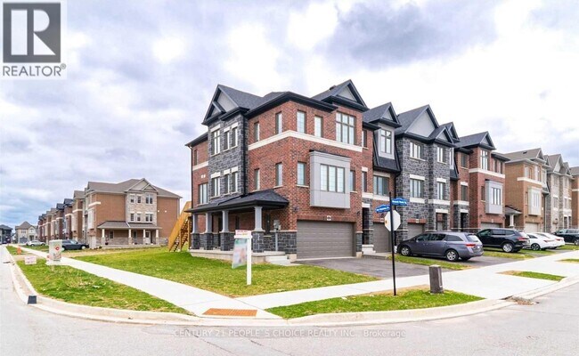 122 Monarch Woods Dr in Kitchener, ON - Building Photo - Building Photo