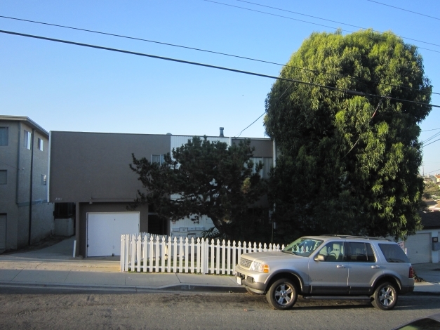 2003 Rockefeller Ln in Redondo Beach, CA - Building Photo