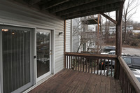 Cedarstone Apartments in Morgantown, WV - Foto de edificio - Building Photo