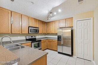 7067 Deer Lodge Cir in Jacksonville, FL - Building Photo - Building Photo