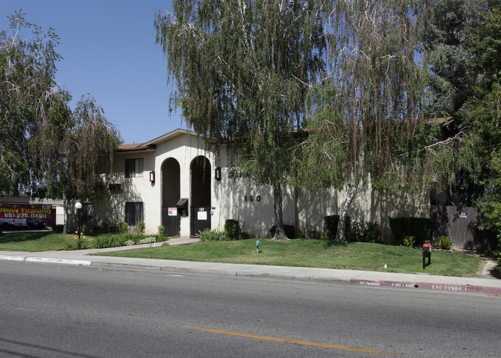 Park Yale Senior Apartments in Hemet, CA - Foto de edificio