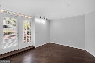 1801 Calvert St NW in Washington, DC - Building Photo