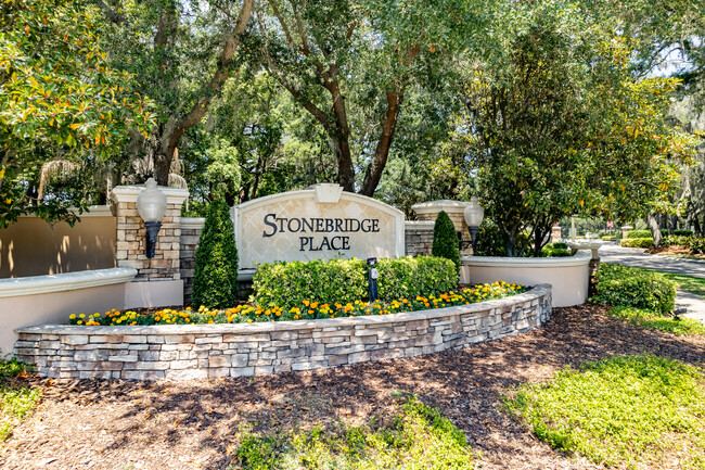 Vistas At Stonebridge Place Condos in Orlando, FL - Foto de edificio - Building Photo