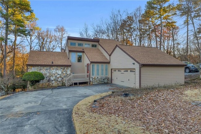 property at 1616 Maple Ridge Dr