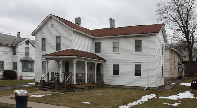 6-10 Paul St in Auburn, NY - Foto de edificio - Building Photo