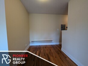 563 W Arlington Pl in Chicago, IL - Building Photo - Building Photo