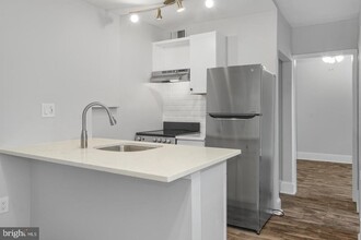 819 S 2nd St in Philadelphia, PA - Building Photo - Building Photo