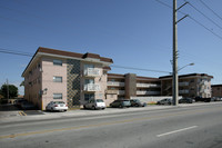 1315-1345 W 29th St in Hialeah, FL - Foto de edificio - Building Photo