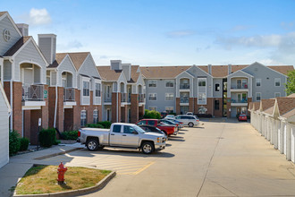 High Pointe in Norwalk, IA - Foto de edificio - Building Photo