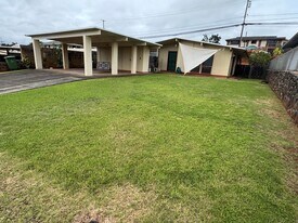 1910 Hoohai St in Pearl City, HI - Building Photo