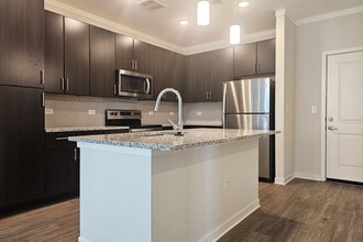 The Reserve at Cool Springs in Elizabethtown, KY - Building Photo - Building Photo