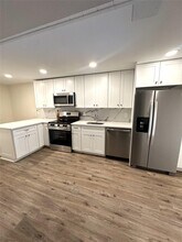 7 Traders Cove in Port Jefferson, NY - Building Photo - Building Photo