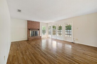 8801 Camelia Ln in Austin, TX - Building Photo - Building Photo