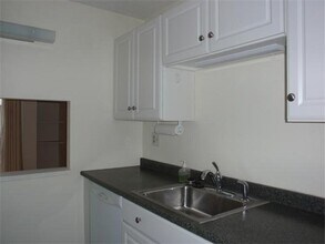 104 Trowbridge St, Unit 5C in Cambridge, MA - Building Photo - Building Photo