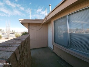 1922 Lake Omega St in El Paso, TX - Building Photo - Building Photo