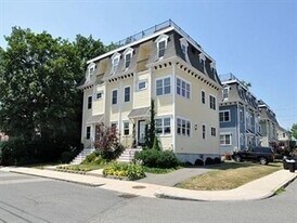 192 Walnut St in Boston, MA - Building Photo