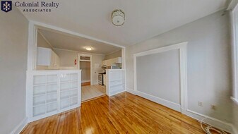 330 St Paul St in Brookline, MA - Building Photo