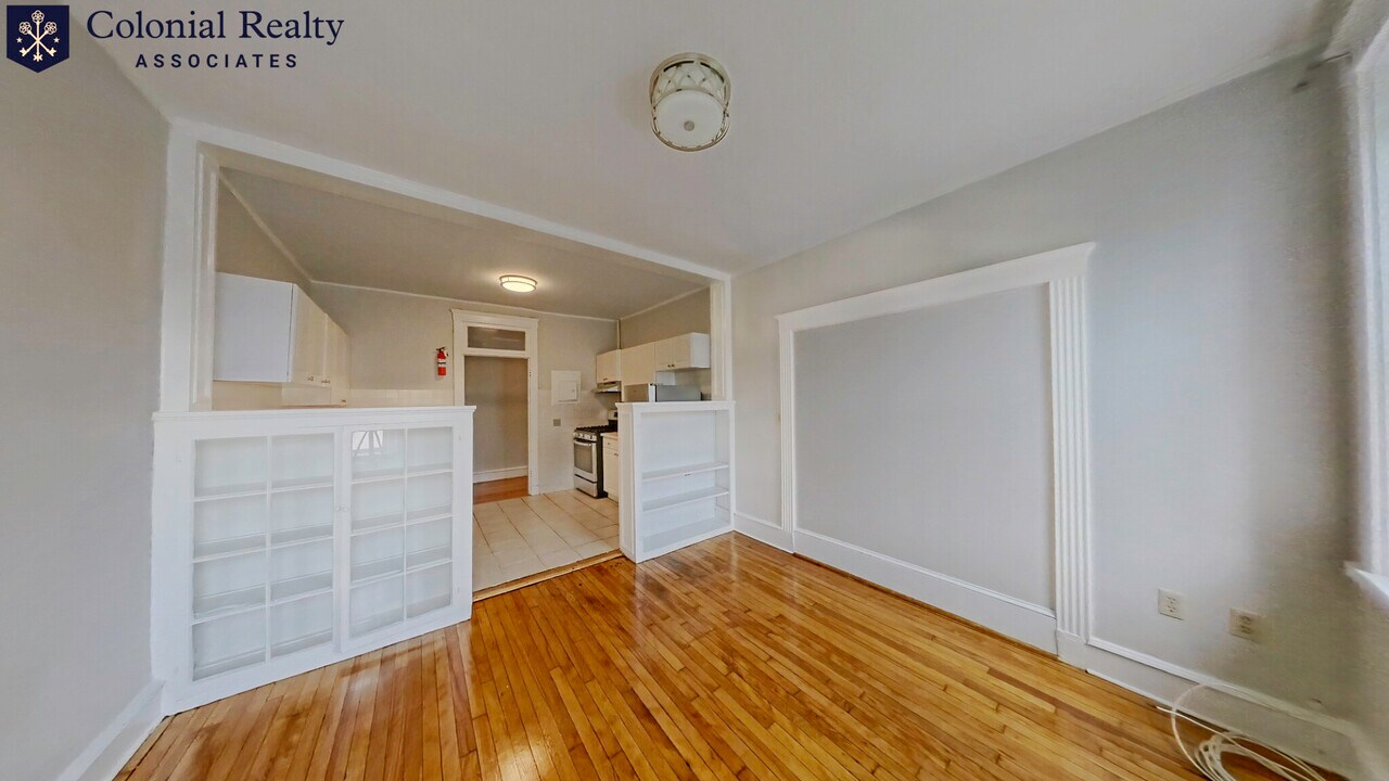 330 St Paul St in Brookline, MA - Foto de edificio