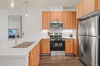 2048 Bolton Dr NW in Atlanta, GA - Foto de edificio - Building Photo