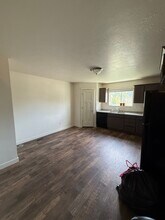 671 N 30 E in Vineyard, UT - Foto de edificio - Building Photo