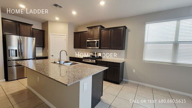 14096 W Surrey Dr in Surprise, AZ - Foto de edificio - Building Photo