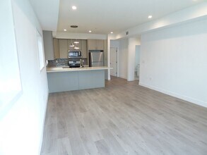 1258 N Hobart Blvd in Los Angeles, CA - Building Photo - Building Photo