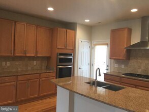 3061 Waterloo Ln in Fairfax, VA - Building Photo - Building Photo