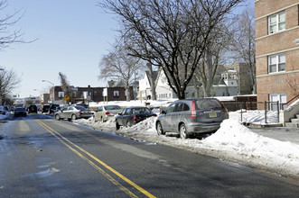 Broadway Gardens in Paterson, NJ - Building Photo - Building Photo