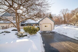 67 Crystal Brook Way, Unit A in Marlborough, MA - Foto de edificio - Building Photo