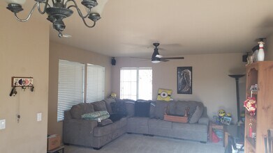 235 S Cross Creek Rd in Orange, CA - Building Photo - Building Photo