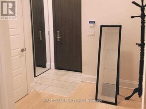 25 Water Walk Dr in Markham, ON - Building Photo - Building Photo