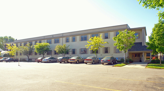 Millette Manor in Nashua, NH - Foto de edificio - Building Photo