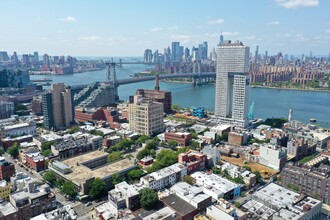 103 Grand St in Brooklyn, NY - Building Photo - Building Photo