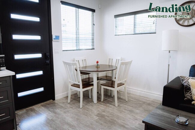 11684 Erwin St-Unit -A.1300630 in Los Angeles, CA - Building Photo - Building Photo