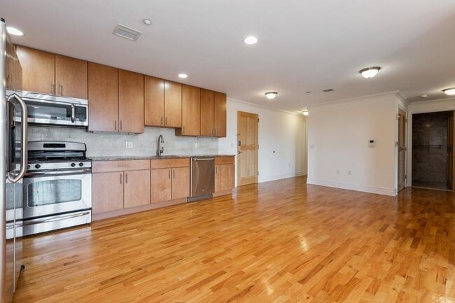 17 Meadow Rd in Rutherford, NJ - Building Photo - Building Photo