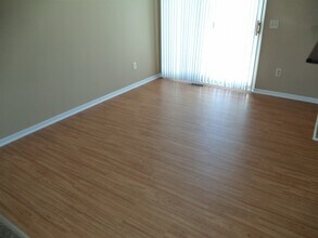 5925 Bluegrass Trl in McHenry, IL - Building Photo - Building Photo