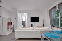 747 Michigan Ave, Unit 201 in Miami Beach, FL - Building Photo - Building Photo