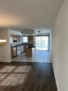 1135 FARM Rd in Secaucus, NJ - Building Photo - Building Photo