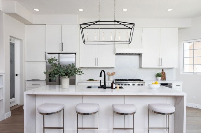 property at 105 S Ditmar St