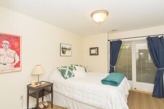 53 Winslow Rd, Unit 11E in Brookline, MA - Building Photo - Building Photo